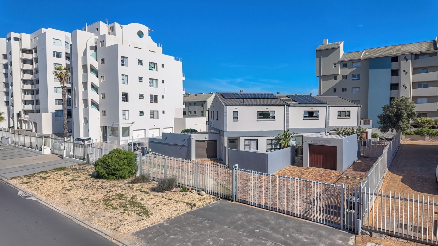 To Let 3 Bedroom Property for Rent in Waves Edge Western Cape